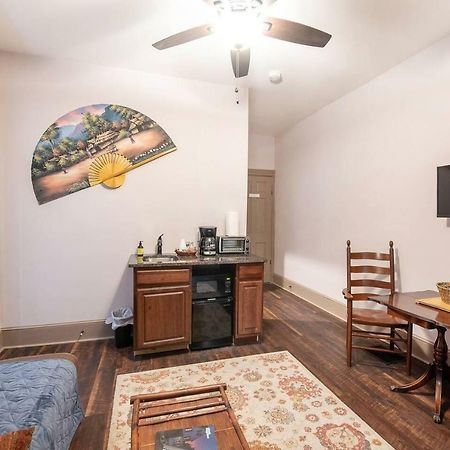 Cozy Hideaway In The Heart Of Lancaster Leilighet Eksteriør bilde
