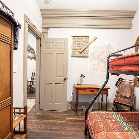 Cozy Hideaway In The Heart Of Lancaster Leilighet Eksteriør bilde