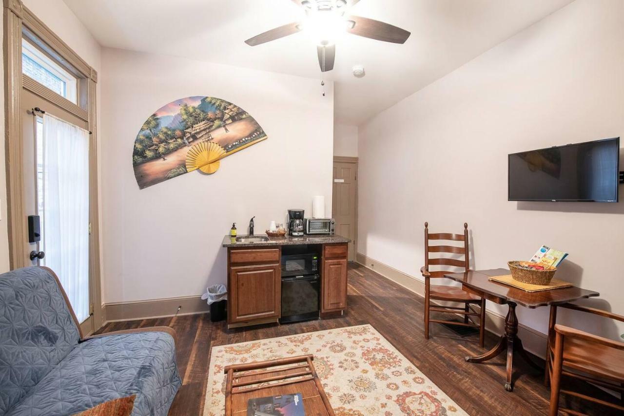 Cozy Hideaway In The Heart Of Lancaster Leilighet Eksteriør bilde